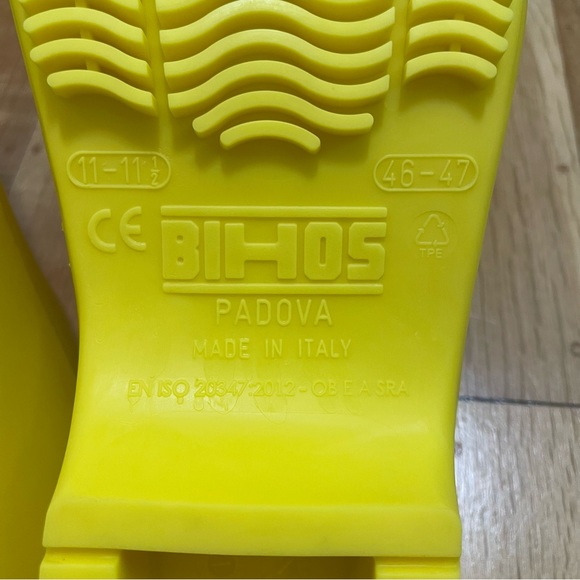 Calzuro BiHos Classic Rubber Autoclavable Clogs Without Holes Yellow - Picture 7 of 11